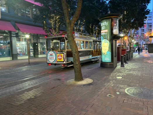 街中のケーブルカー