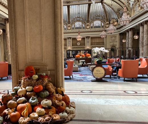 パレスホテル内